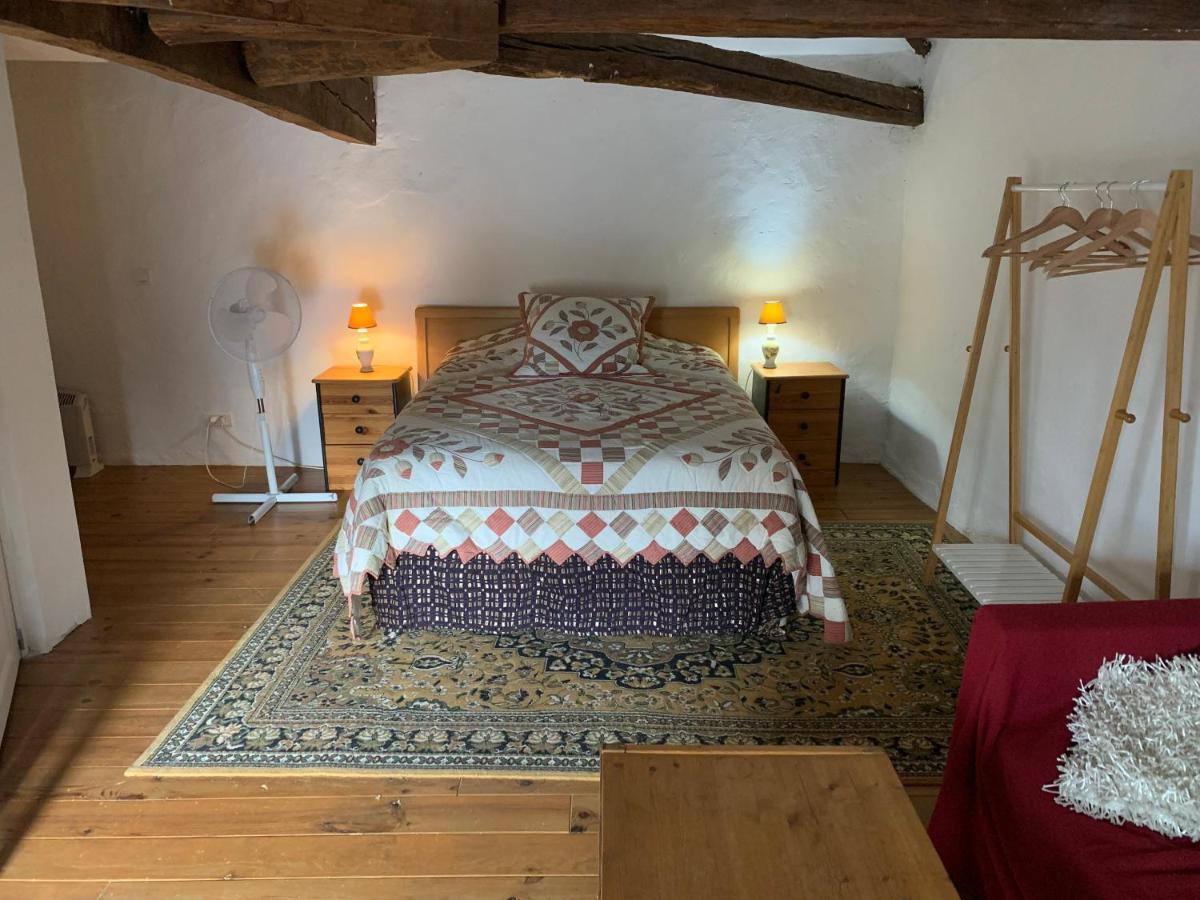 Chambre Sdb Privee Townhouse 26 Chambres D'Hotes Civray Civray  Екстер'єр фото