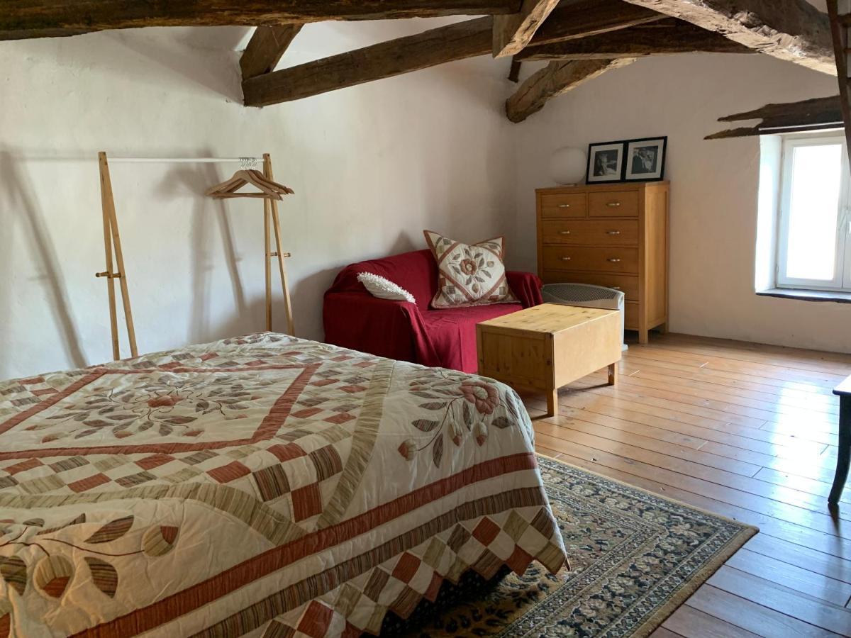 Chambre Sdb Privee Townhouse 26 Chambres D'Hotes Civray Civray  Екстер'єр фото